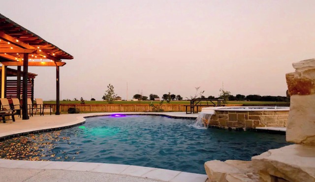 5BR Retreat Hot Tub Game Room Pet Friendly