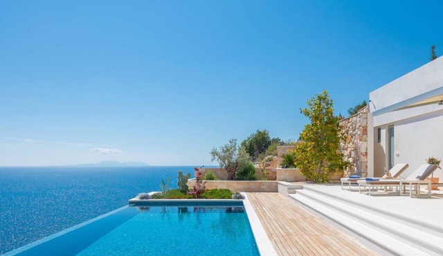 5BR Seafront Villa Sanctuary with Infinity Pool