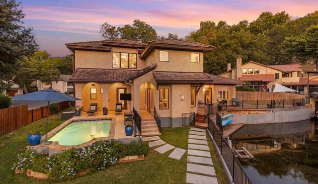 5BR Sleeps 10 - Pool - Lake Austin Access
