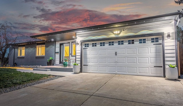 5BR Spacious Home w Movie Theater, Games & Yard - Near Denver & Red Rocks