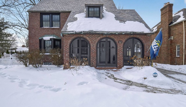 5BR Toledo Retreat, Hot Tub, Sauna, Sleeps 14