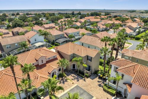5BR Townhome Retreat w Private Pool Near Disney