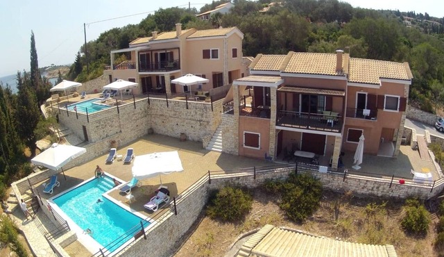 5BR Villa w/Pool & Sea View near Beach