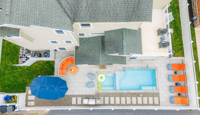 5BR w/Pool, Hot Tub, Cabana, Elevator & Game Rm