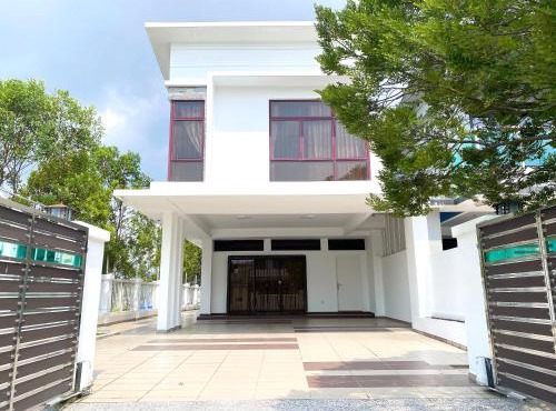 5BR5B in Skudai, 15mins to UTM&Sutera, 7-16pax, WiFi