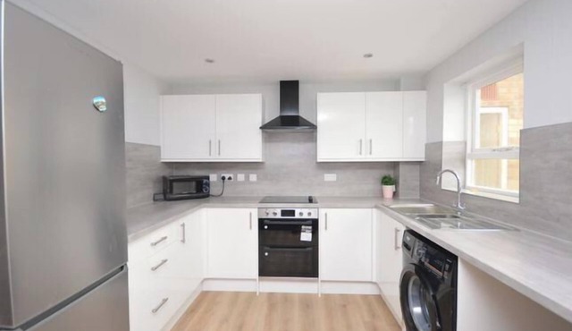 5Guests-FamilyFriendly-Parking-GardenView-Centre