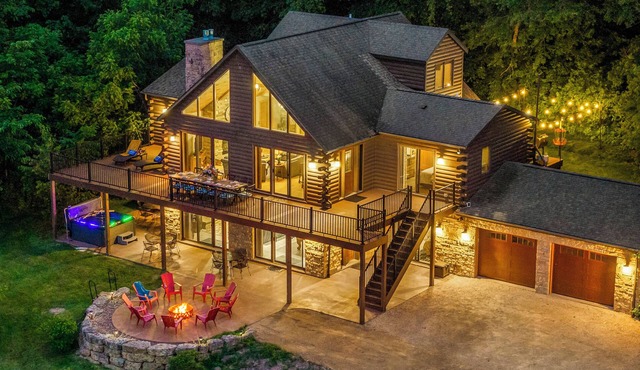 5King Bed 5Bath~Upscale~Views~HotTub~FirePit~Cinema~Pets~Luxe Amenities