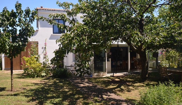 5km from La Rochelle, 800m from the beach, large fully renovated house