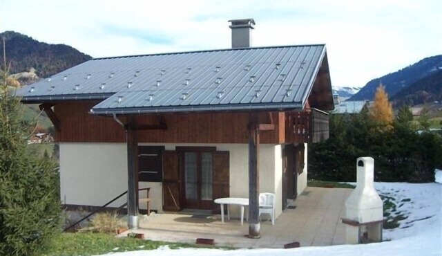 5KM OF MEGEVE NICE CHALET INDIVIDUAL FOR 2 TO 6 PEOPLE