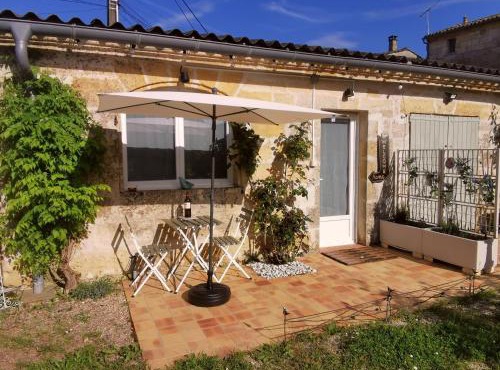 5km Saint-Émilion, confortable gîte indépendant, terrasse - 2 personnes