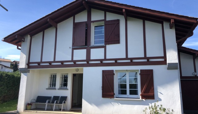 5kms from the beaches, between Biarritz, Bidart and Guethary, inflatable spa, plancha