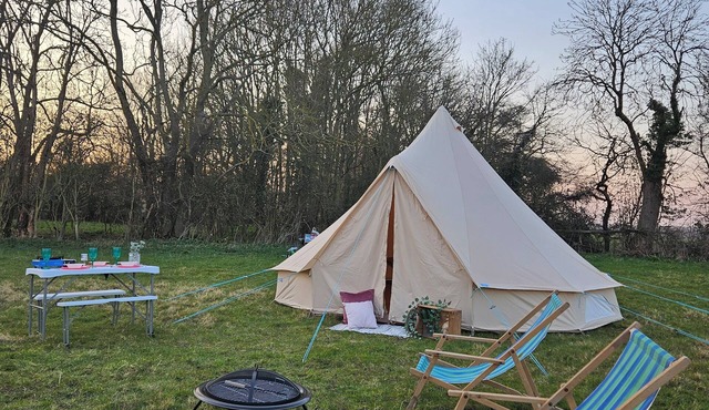 5m Bell Tents-Glamping in picturesque 6 acre feld tucked away in the countryside
