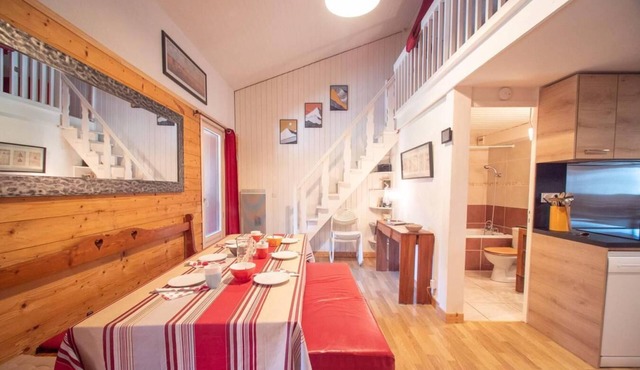 5m from shops, 2nd floor, view mountain, balcony, tv, 73m², Valmorel