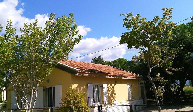 5m from the sea, family friendly, large garden with trees.