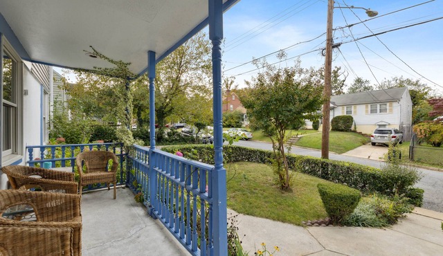 5miles to Washington DC sight see: charming villa