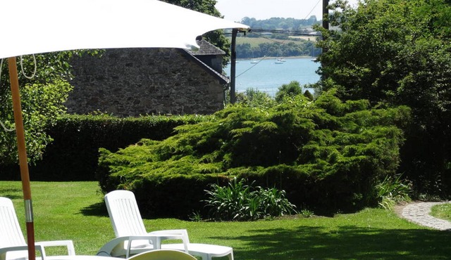 5min Dinard 'EDEN COVE' charming renovated 18th stone Cottage Beach Garden
