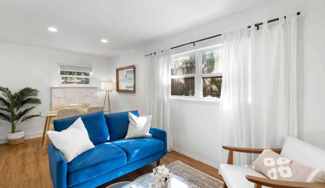 5min Drive-DTSPFlexible Guest PolicyFully Equipped KitchenPatioWasher-Dryer