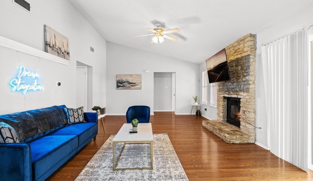 5min from Apple/Domain & 20min from Downtown Austin!