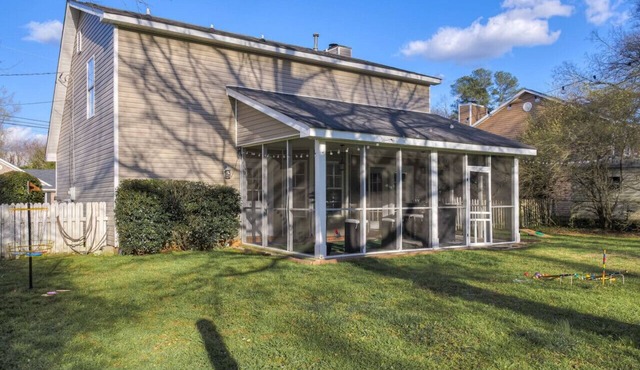 5min to AN Golf Club l Pet-Friendly l Big Backyard, BBQ & Fun Activities