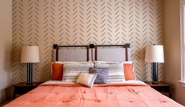 5min to the airport! King Bed Suite in the heart of Brier Creek