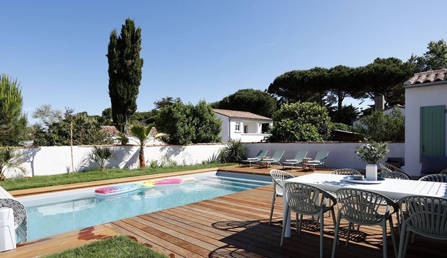 5min walk from the ocean, Villa Odette, Beach wood, swimming pool