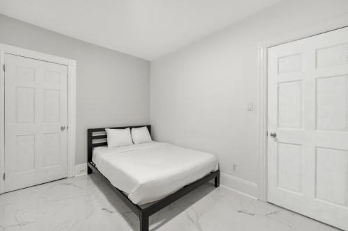 5MIN walk NYC Train Massage Chair Sleeps 12Plus