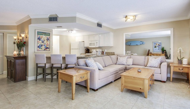 5min Walk to Jupiter Beach From this Cozy Condo