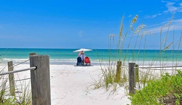 5Min Walk to the Beach+Lovely Home w/Heated Pool