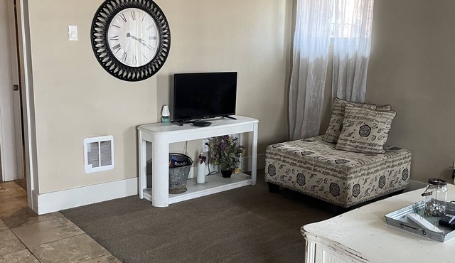 5th Avenue Suites Unit 1