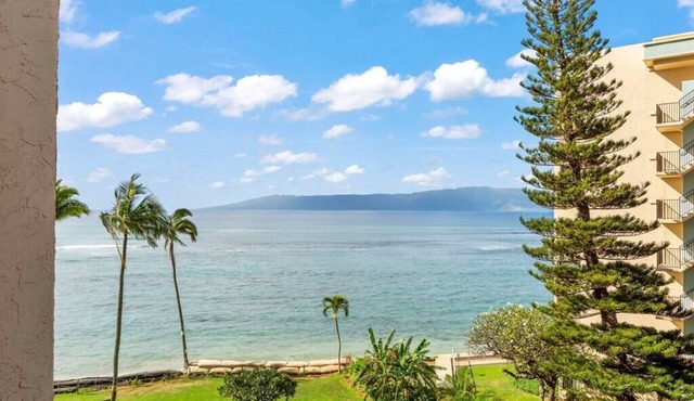 5th floor Oceanview studio, AC, resort amenities