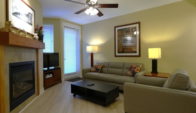 5th-Floor With Beautiful Views Full Kitchen Elegant New Italian Sleeper Sofa