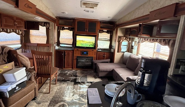 5th Wheel at Lake with 9 Hole Golf, Disc Golf, Fishing, Swimming