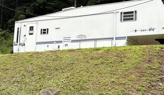 5th Wheel RV On Permanent Site ,Near Hatfield McCoy Sites