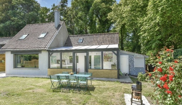 6/8 person apartment with garden, forest and 5 min from the beach