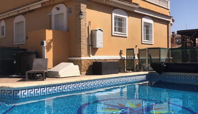 6/8 person chalet with private pool, heated on request