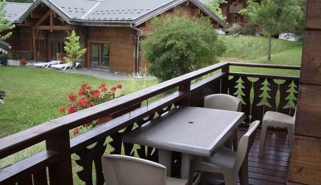6/8 person mountain chalet with pool and sauna