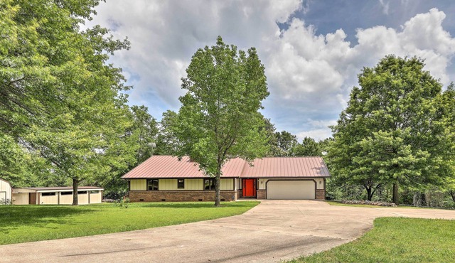 6-Acre Rogers Retreat w/ Ramps on Beaver Lake!