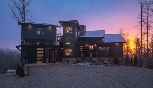 6 Acre Summit - 1 of a Kind - Luxury Retreat - On 6 Acres - MTN Views + Trout-Stocked Creek