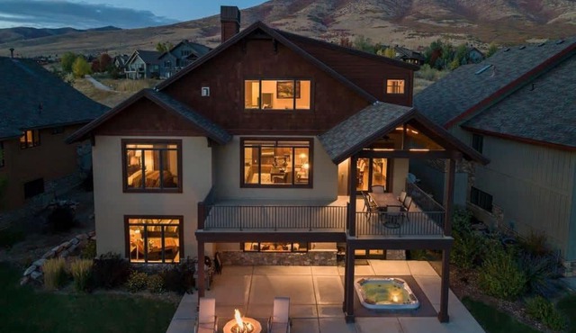 6 Bdr 4 are King hot tub fire pit BEST view