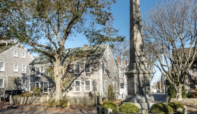 6 BDR, Pet-friendly, newly remodeled whaling captain’s house downtown Nantucket!