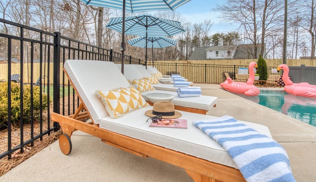 6 Bdrm Family Retreat! HotTub, FirePit, Basketball