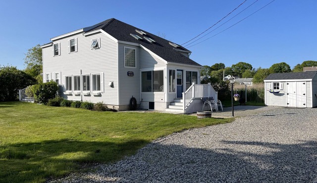 6 bed, 2 bath home walk to Jeness Beach. Ideal for destination wedding guests.