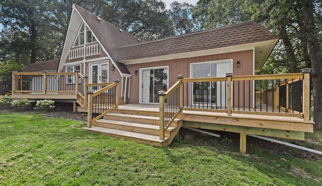 6 Bed 3 BA Spacious A-Frame Near Crown Point
