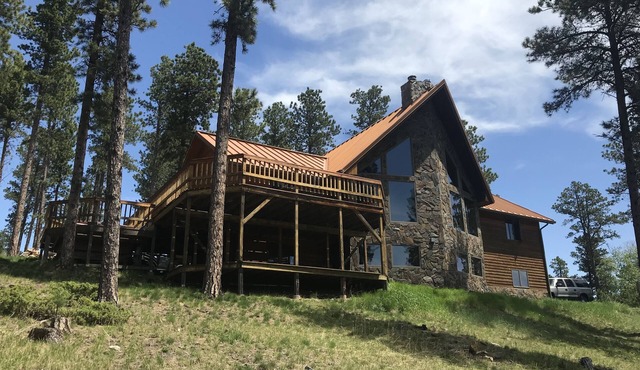6 Bed 3 Bath - Great Sturgis Rally rental - min 7 nights over Rally.