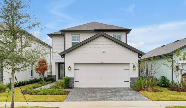 6 Bed/4.5 Bathrooms- Lake House View! 14 Min from Disney