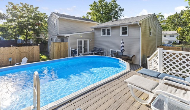 6 Bed 4 Bath Cape May POOL & HOT TUB, Dog Friendly Sleeps 14 EV Charging