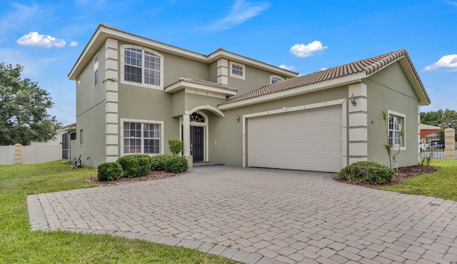 6 Bed, 4 Bath, Private Pool, Hot tub, Gated entry near Theme Parks