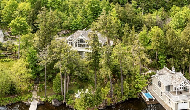 6 bed 5 bath cottage on Lake Rosseau