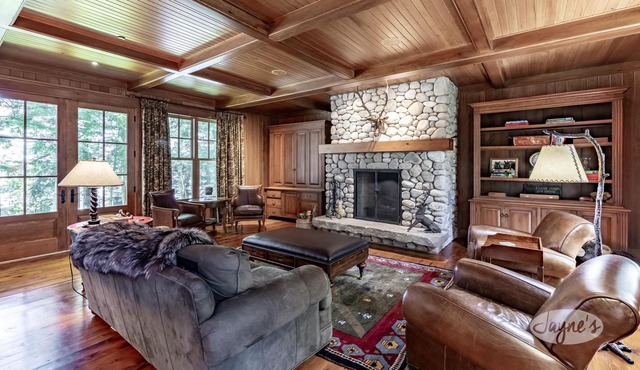 6 bed, 8 bath Beautiful Lake Joe Compound! Sunsets, Boathouse, Sauna & Gym!