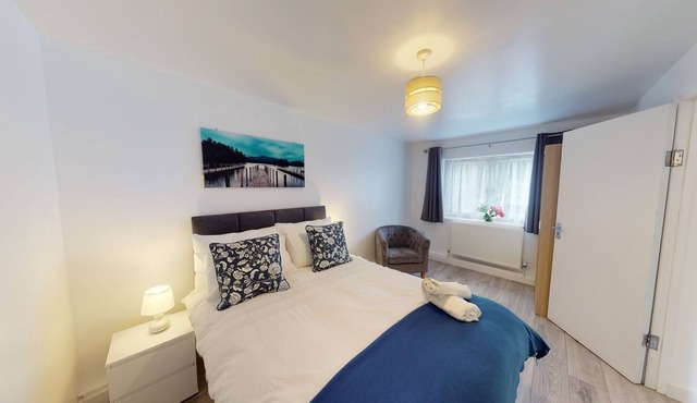 6 Bed Charles House, Chatham - Kent